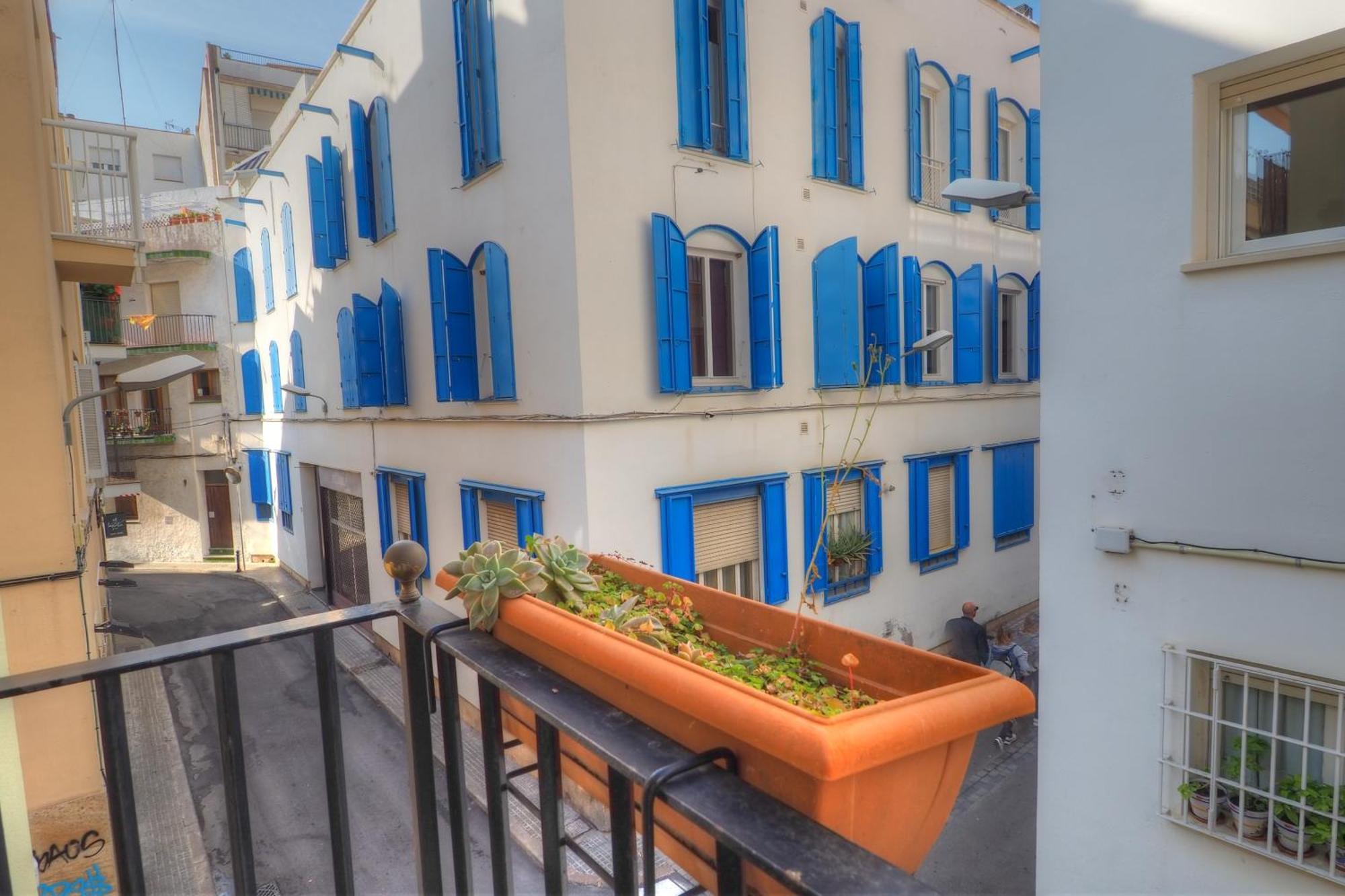 Center Family Apartment By Hello Homes Σίτζες Εξωτερικό φωτογραφία